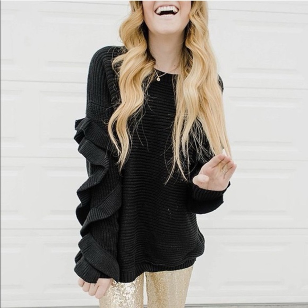 Women’s ribbed black sweater, Main Strip, size small, Ruffle long sleeves